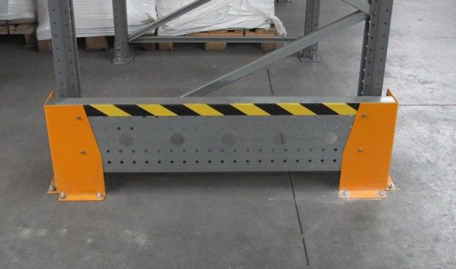 Staanderbeschermer L1250 mm voor enkel palletrek, incl. ankerbouten